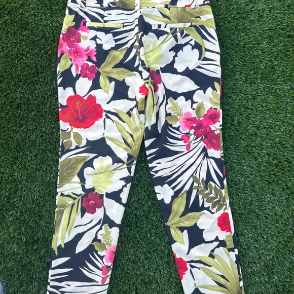 NWT Tommy Bahama Victoria Blooms ankle pant - Picture 2 of 4